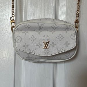 Luxe inspired belt bag / crossbody